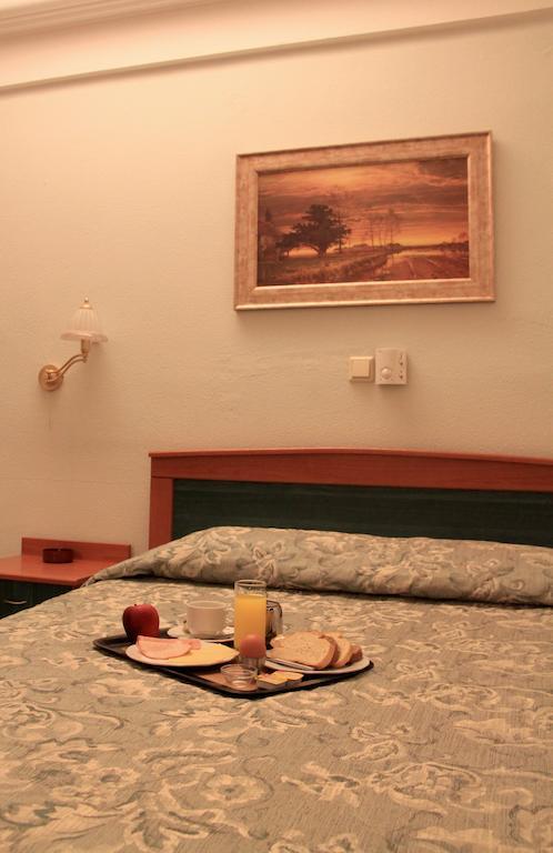 Platon Hotel 3*