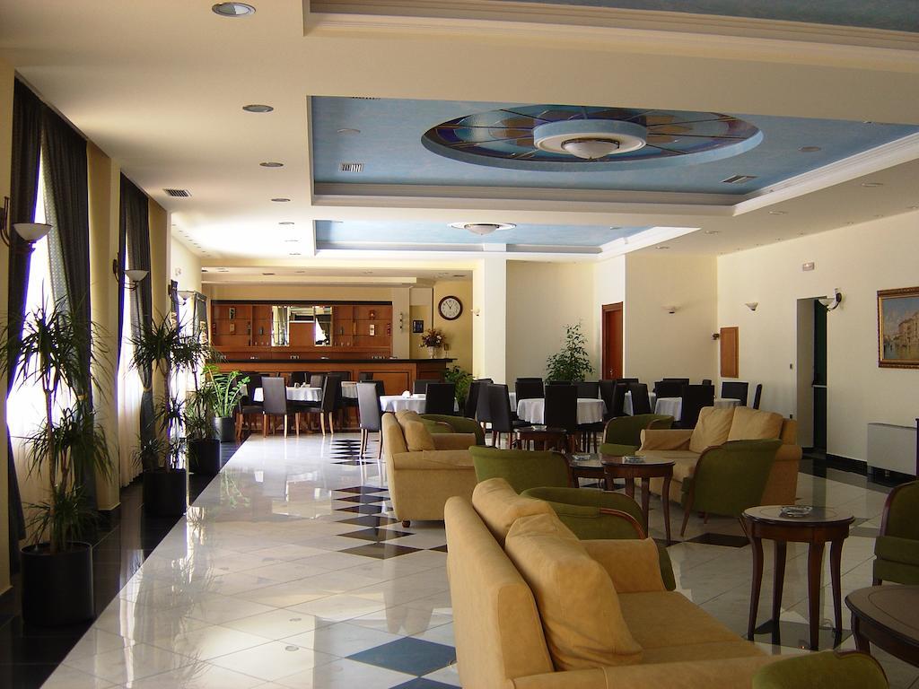 Platon Hotel Atena