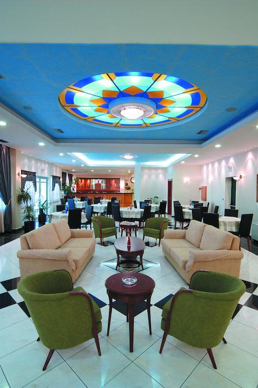 Platon Hotel 3*