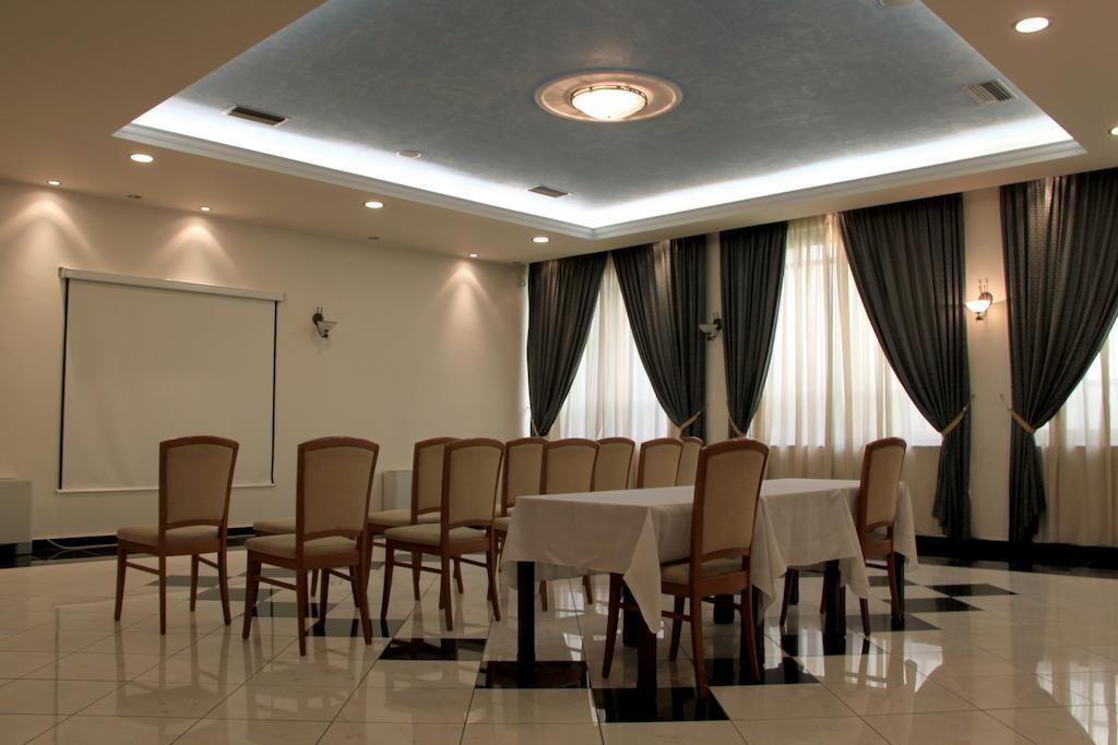 Hotel Platon 3*